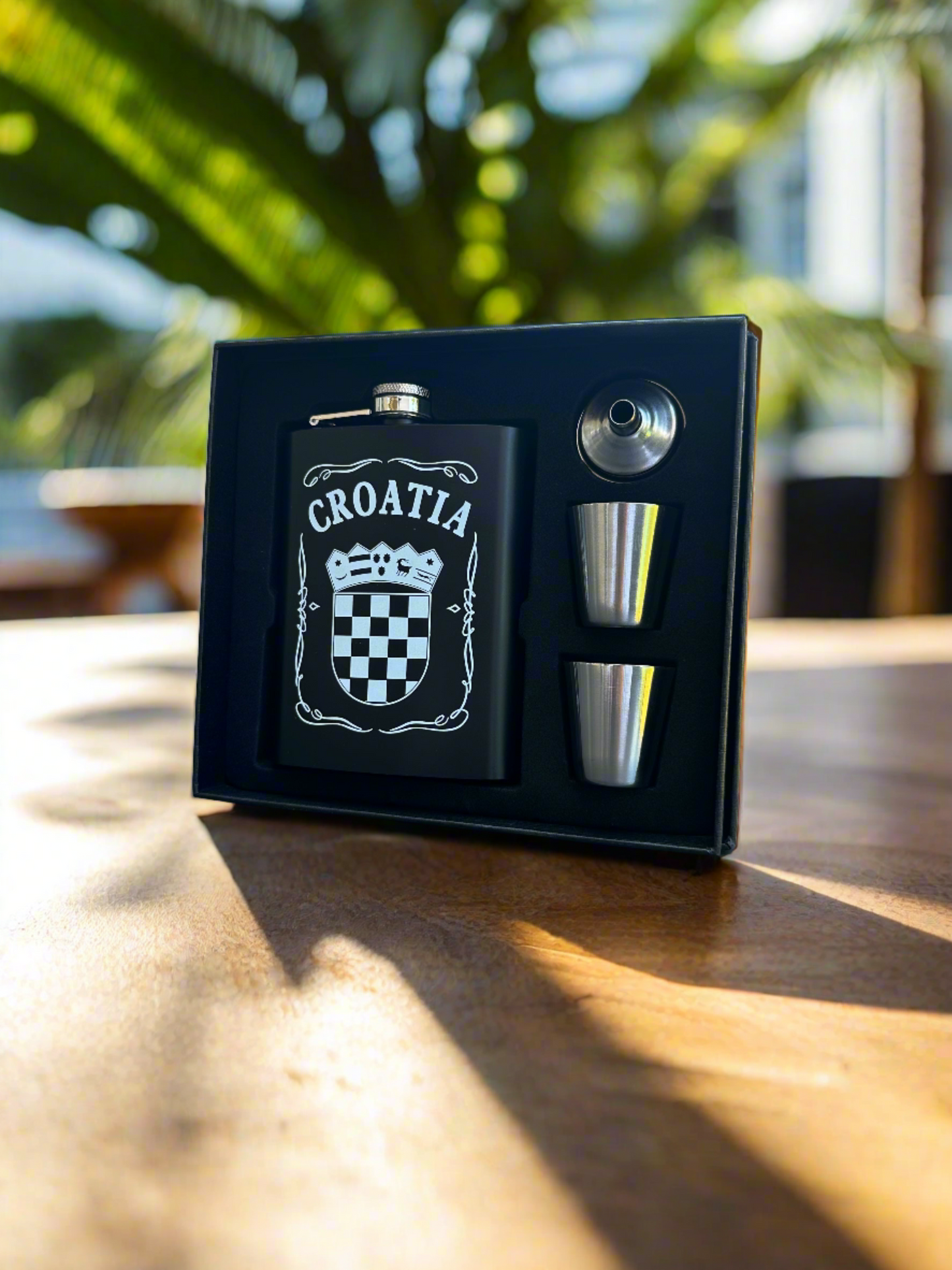 PLjoska sa Hr Grbom -240ml poklon set - neopisivo.hr