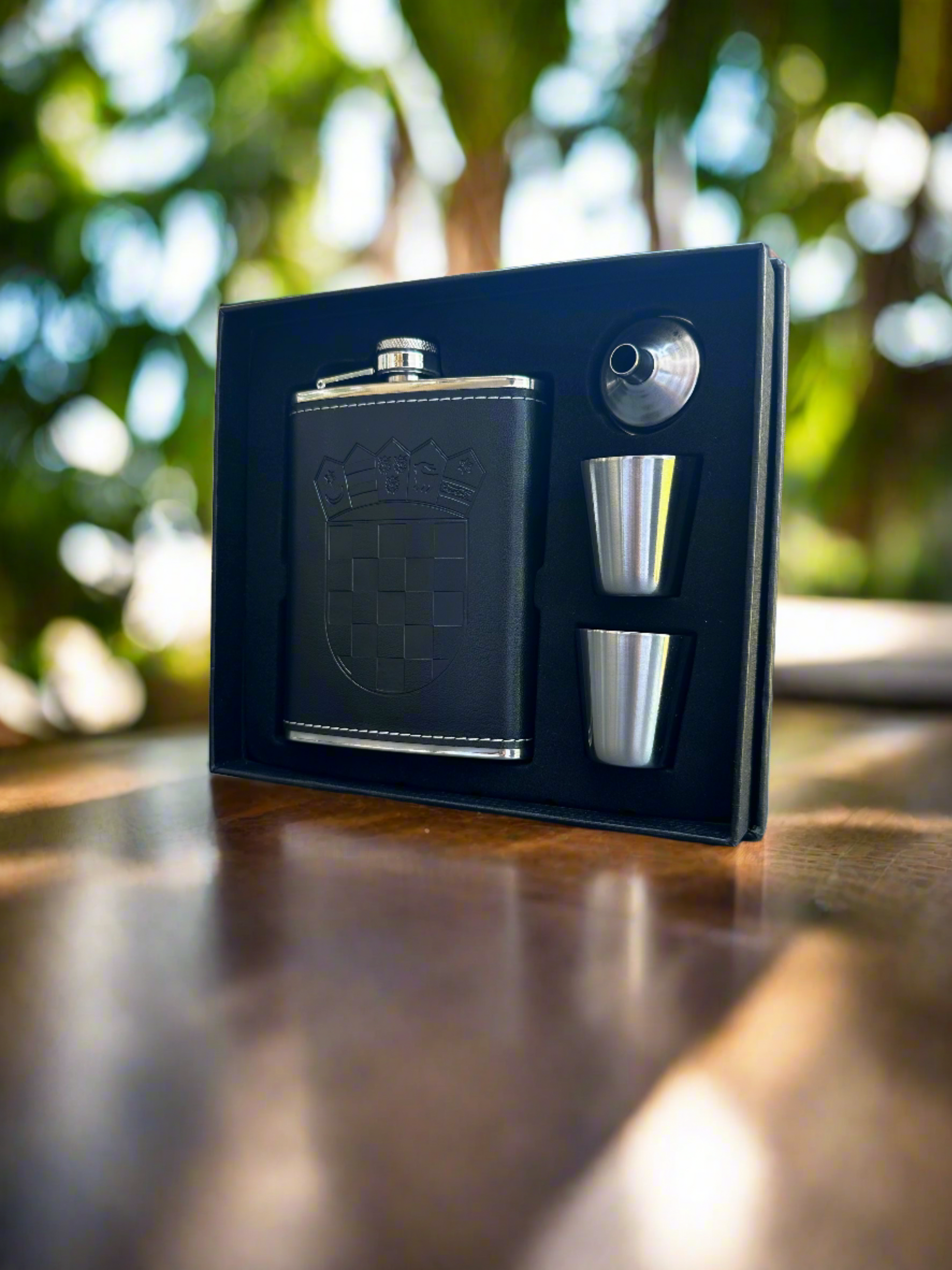 PLjoska sa Hr Grbom -240ml poklon set - neopisivo.hr